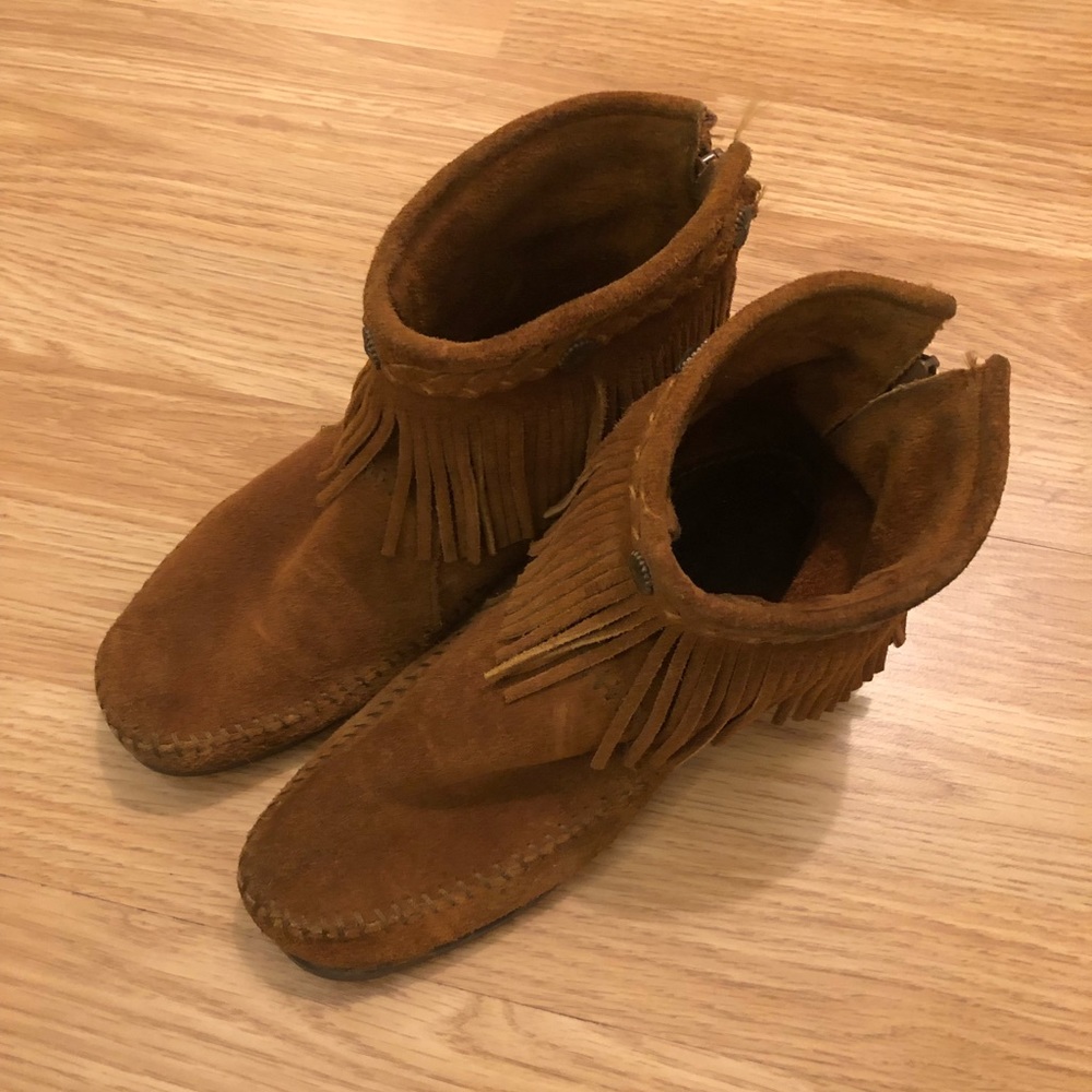 Minnetonka fringe moccasin boots